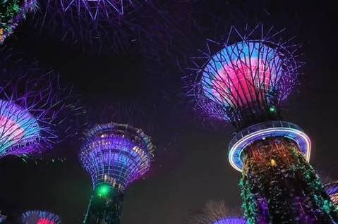 重庆夜场招聘,重庆公主招聘,礼仪促销春,舞台绽放美光彩